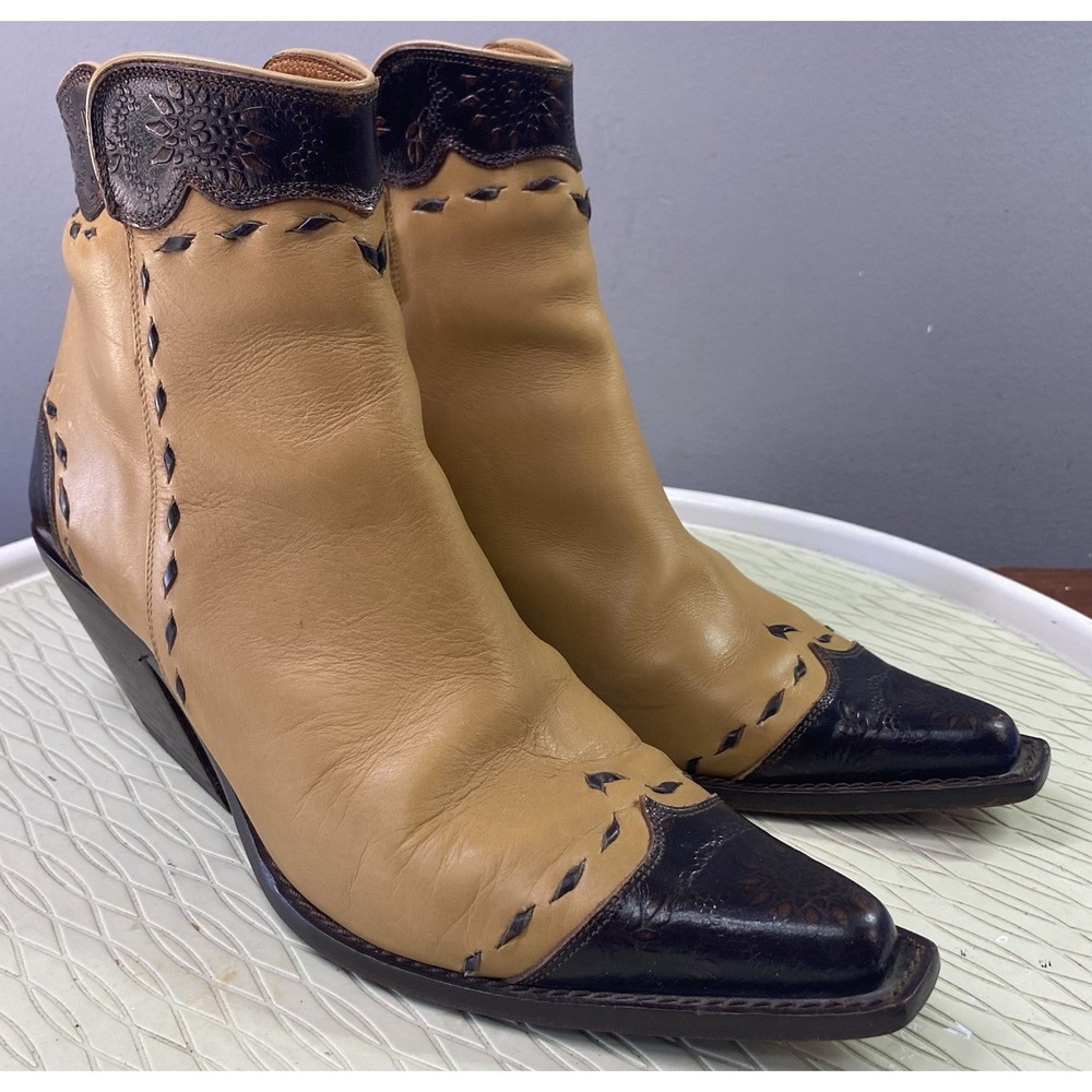 DONALD J PLINER Womens Leather Western Couture‎ Short Ankle Boots Tan&Brown 7.5M
